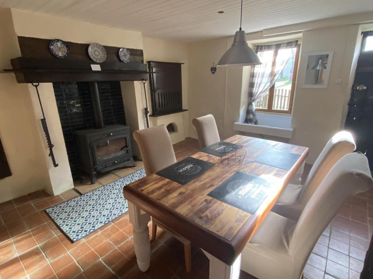 Maison Loubignac at Les Vergnes Gites Exideuil-sur-Vienne Extérieur photo