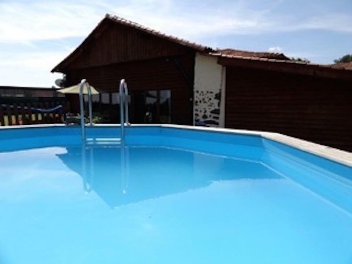 Maison Loubignac at Les Vergnes Gites Exideuil-sur-Vienne Extérieur photo